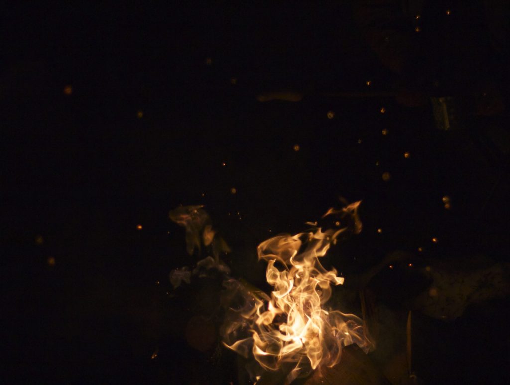 Das vernichtende Feuer. – Bild: Elias Rüegsegger