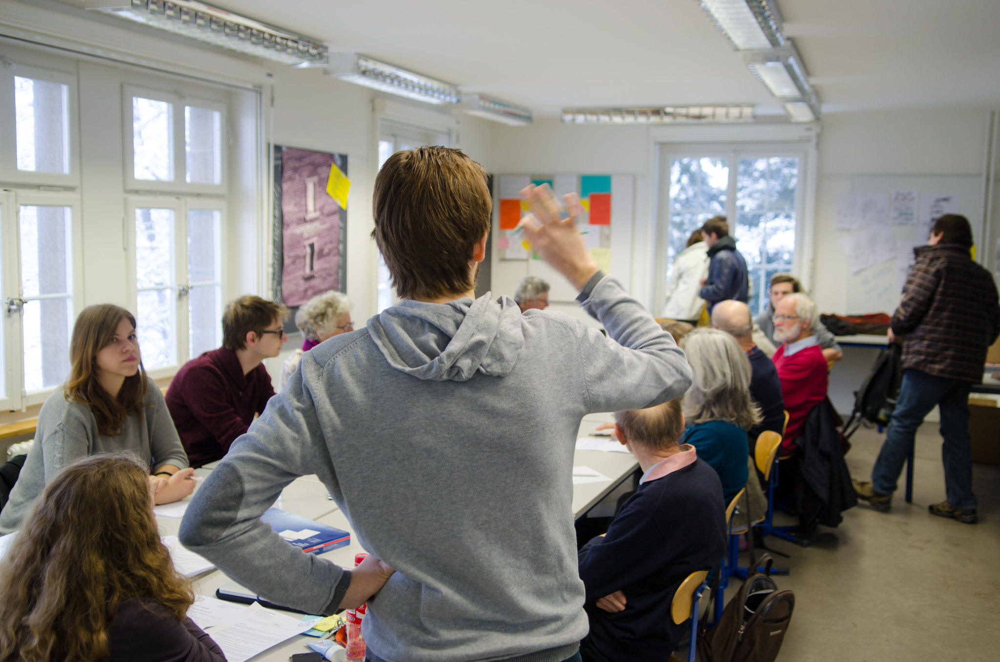 Beim Treffen der Grossredaktion. – Bild: Manuel Meister