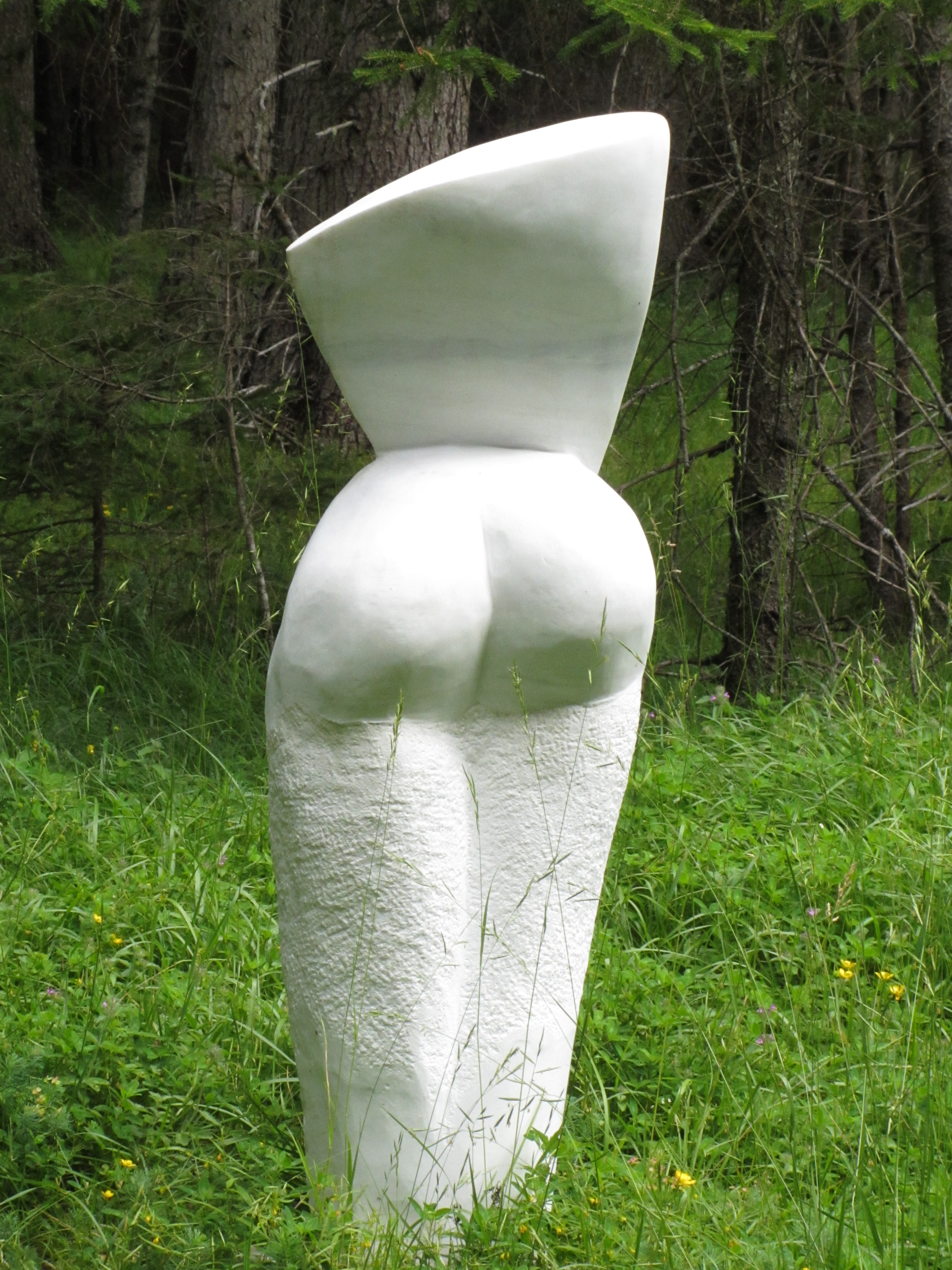 SchülerInnen hängen in den Bäumen