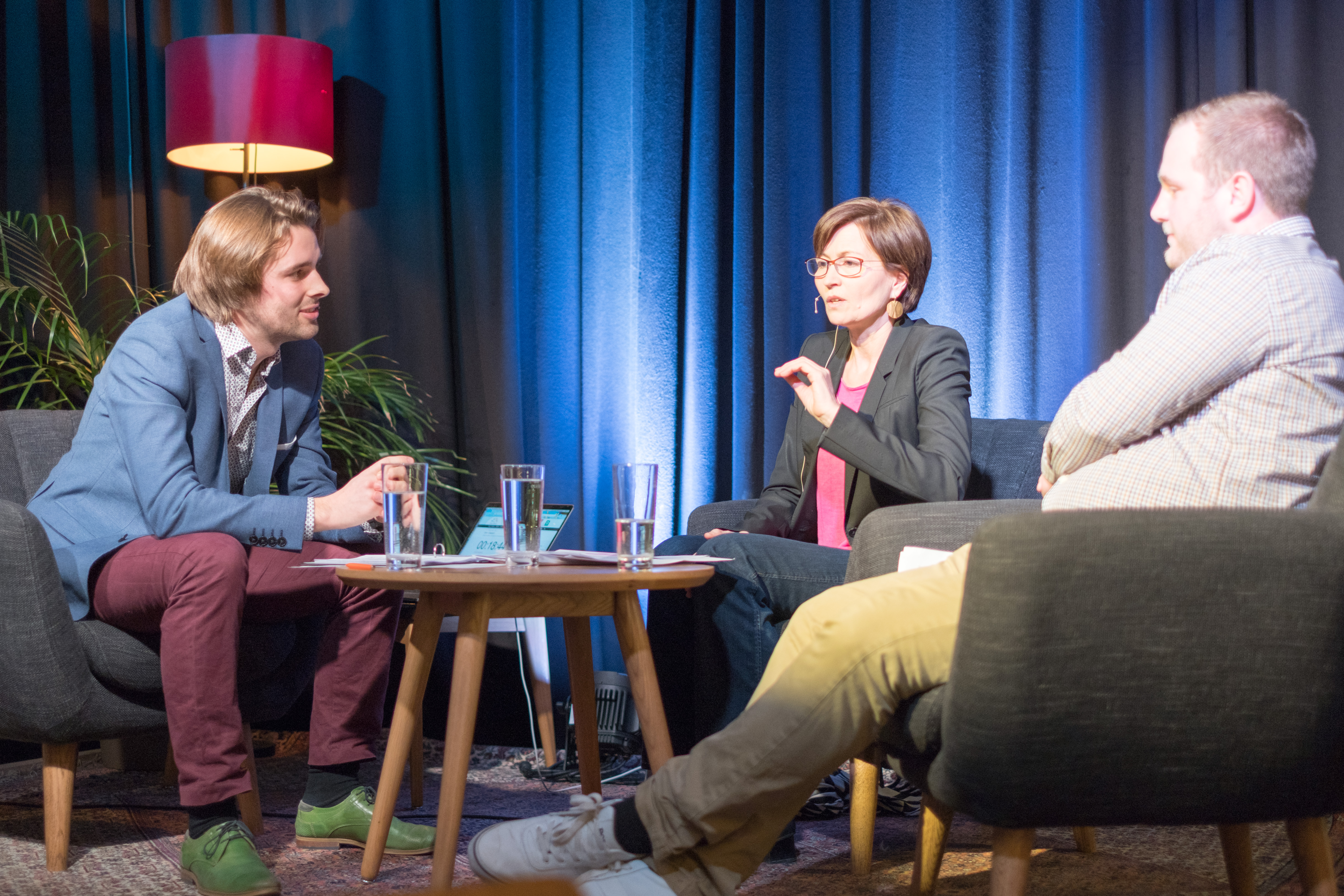 «Zwangsgebühren» oder «Sendeschluss»? Grünenchefin Regula Rytz streitet mit NoBillag-Supporter Sven Bosshard im Generationentalk