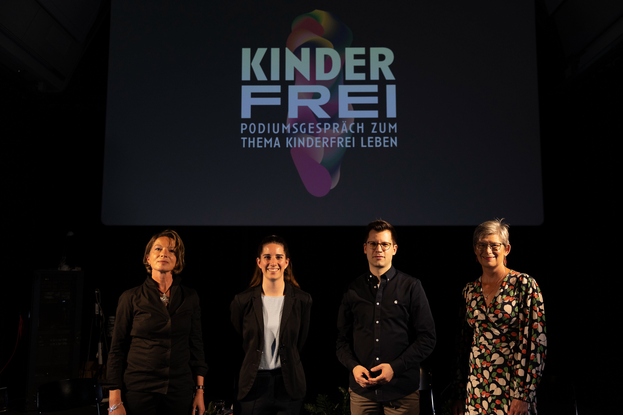 «Freiheit zum Kind»: Podiumsgespräch zum Nachschauen und Nachhören