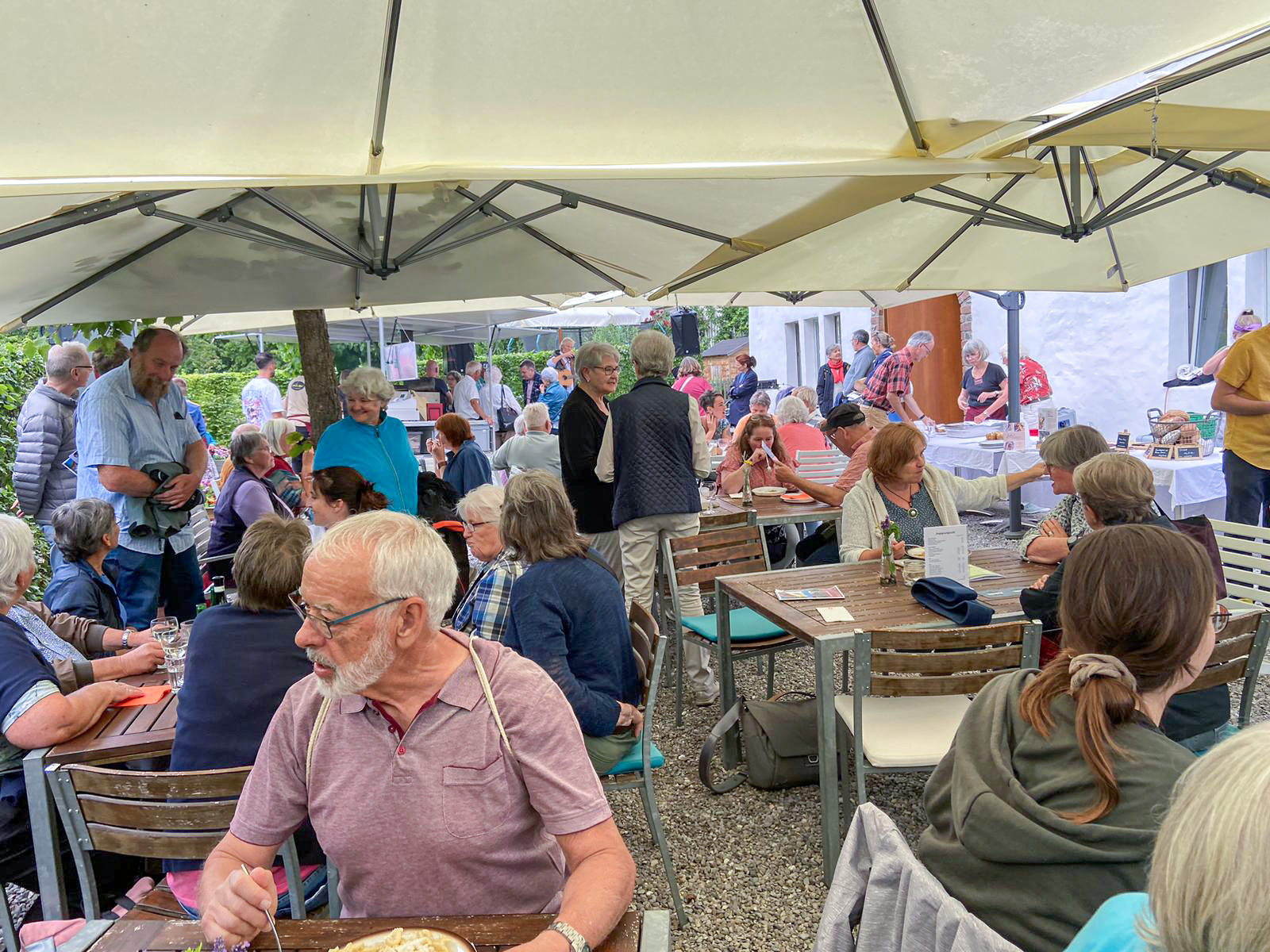 Es passte einfach alles zusammen: Eröffnungsfest im Offenen Höchhus