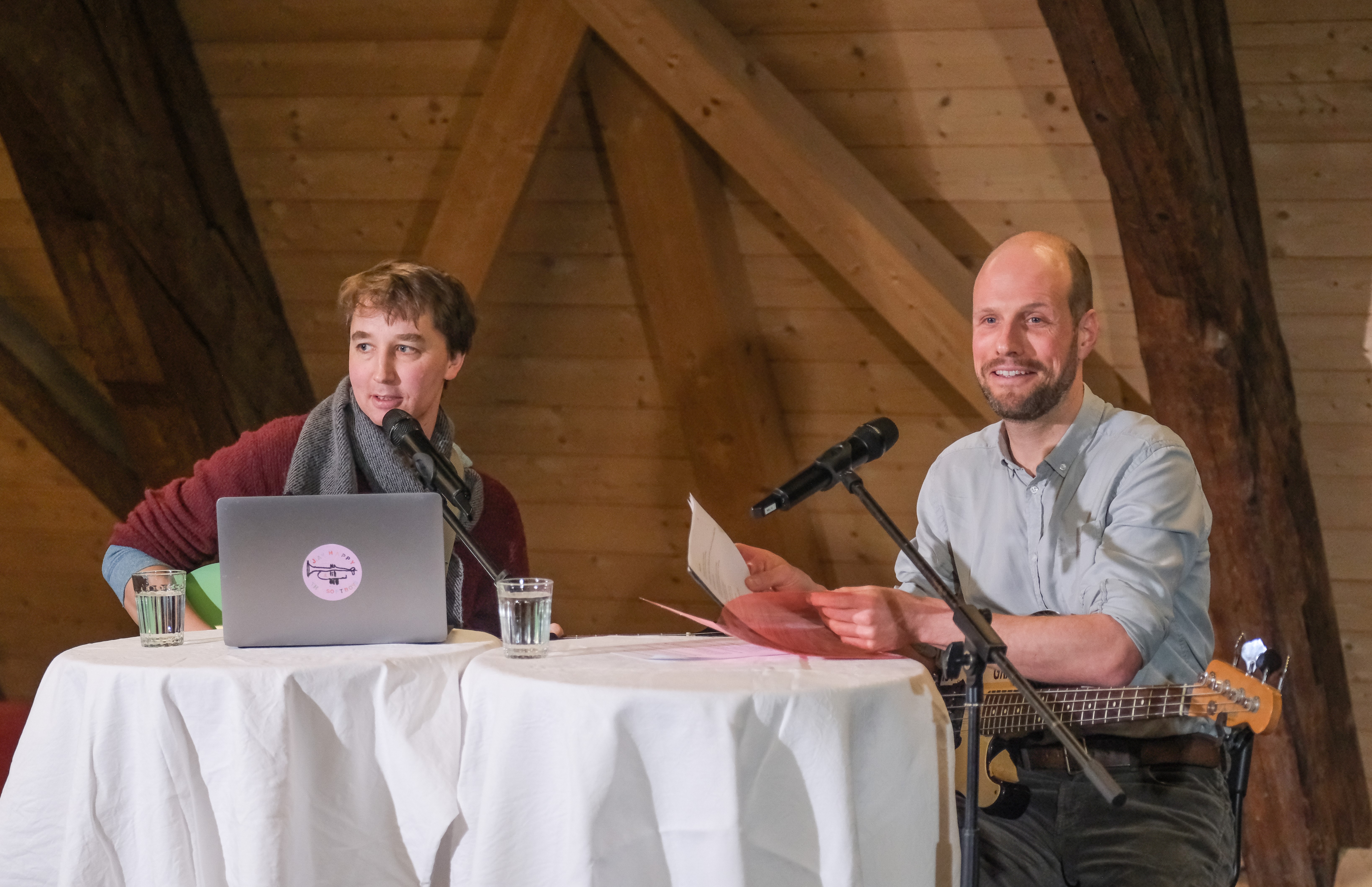 Klangvolle Worte und literarische Leidenschaft: Der Höchhus-Talk mit Sebastian Steffen zum Nachschauen und Nachhören